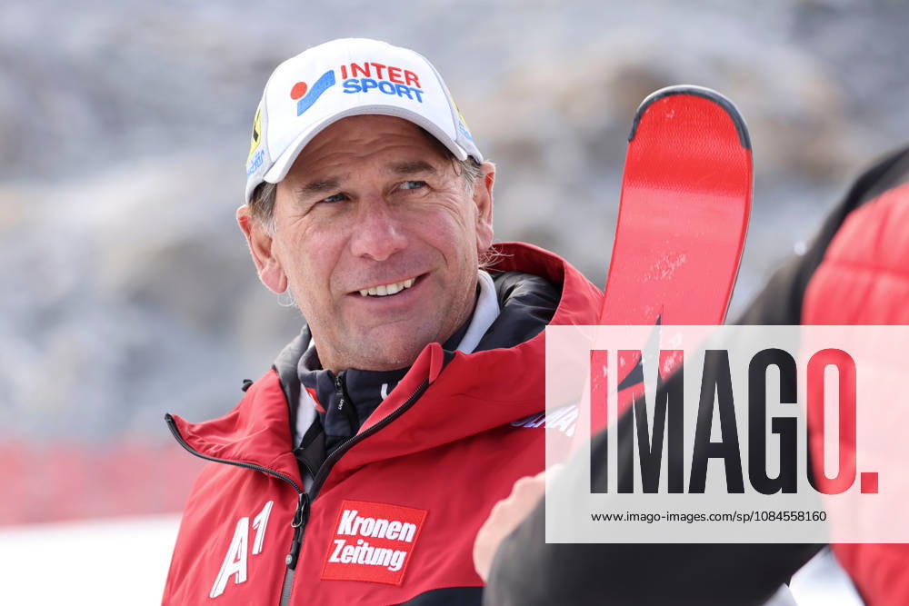 ALPINE SKIING - Ski Austria, training SOELDEN,AUSTRIA,15.OCT.26 - ALPINE SKIING - Ski Austria, giant slalom, training and qualification. Image shows head coach Marko Pfeifer (AUT). GEPAxpictures xMathiasxMandl