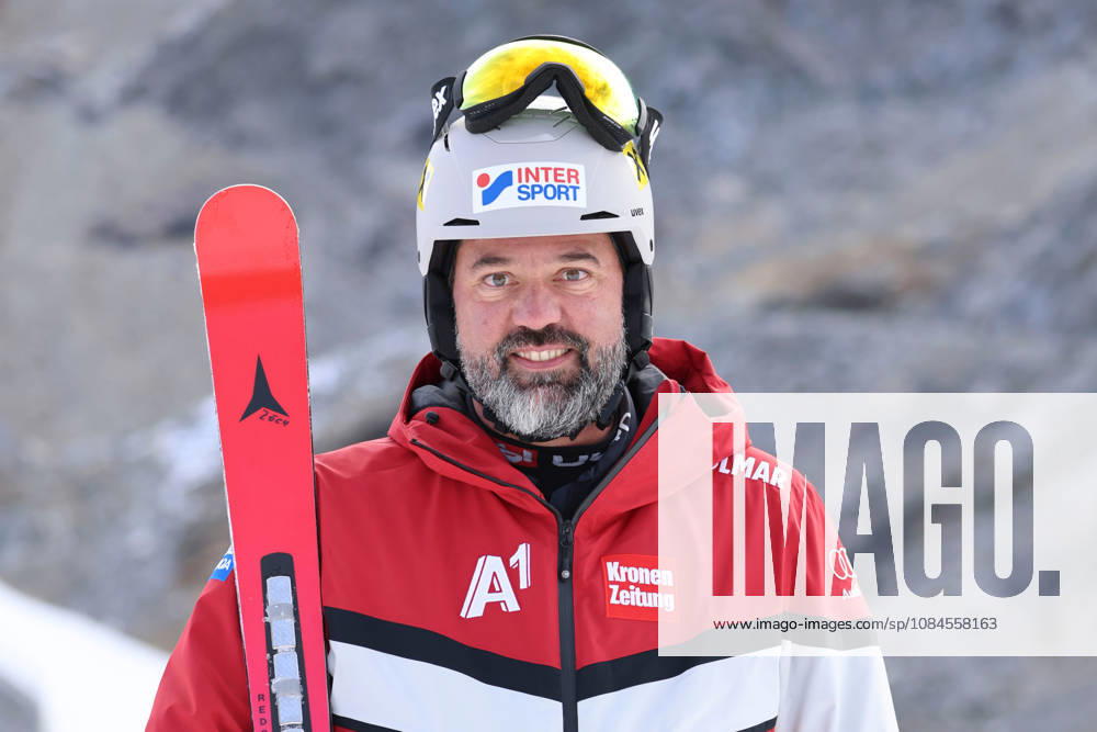 ALPINE SKIING - Ski Austria, training SOELDEN,AUSTRIA,15.OCT.26 - ALPINE SKIING - Ski Austria, giant slalom, training and qualification. Image shows head coach Johannes Zoechling (AUT). GEPAxpictures xMathiasxMandl