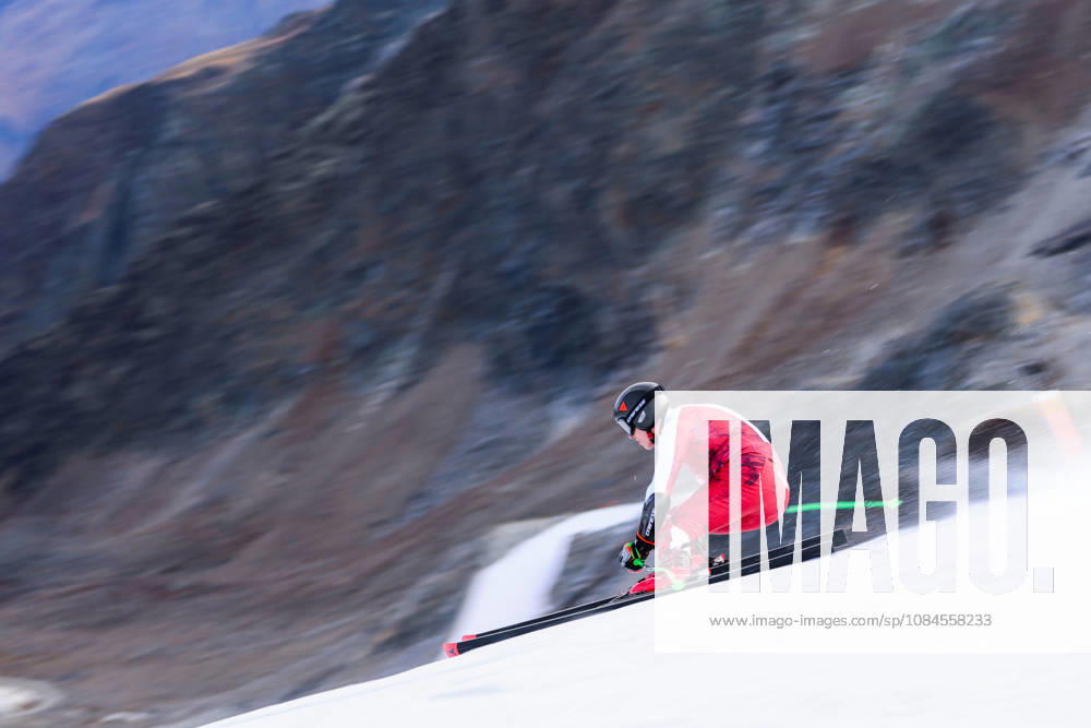 ALPINE SKIING - Ski Austria, training SOELDEN,AUSTRIA,15.OCT.26 - ALPINE SKIING - Ski Austria, giant slalom, training and qualification. Image shows a feature of Raphael Haaser (AUT). GEPAxpictures xMathiasxMandl