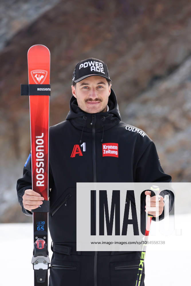 ALPINE SKIING - Ski Austria, training SOELDEN,AUSTRIA,15.OCT.26 - ALPINE SKIING - Ski Austria, giant slalom, training and qualification. Image shows Patrick Feurstein (AUT). GEPAxpictures xMathiasxMandl