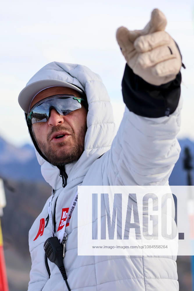 ALPINE SKIING - Ski Austria, training SOELDEN,AUSTRIA,15.OCT.26 - ALPINE SKIING - Ski Austria, giant slalom, training and qualification. Image shows sporting director Christian Mitter (AUT). GEPAxpictures xMathiasxMandl