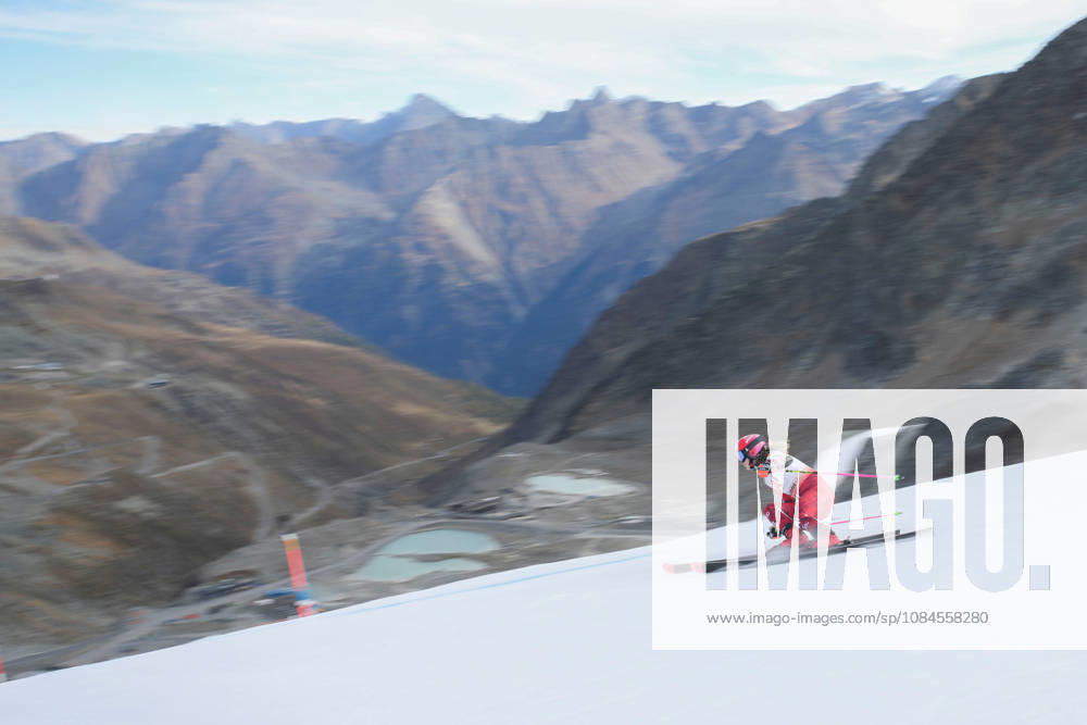 ALPINE SKIING - Ski Austria, training SOELDEN,AUSTRIA,15.OCT.26 - ALPINE SKIING - Ski Austria, giant slalom, training and qualification. Image shows a feature of Nina Astner (AUT). GEPAxpictures xMathiasxMandl