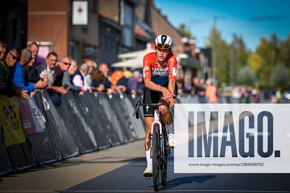 Luxembourg s Marie Schreiber crosses the finish line of the women elite race of the Kermiscross cyclocross cycling event, on Thursday 15 October 2026, in Ardooie. DAVIDxPINTENS x189892235x