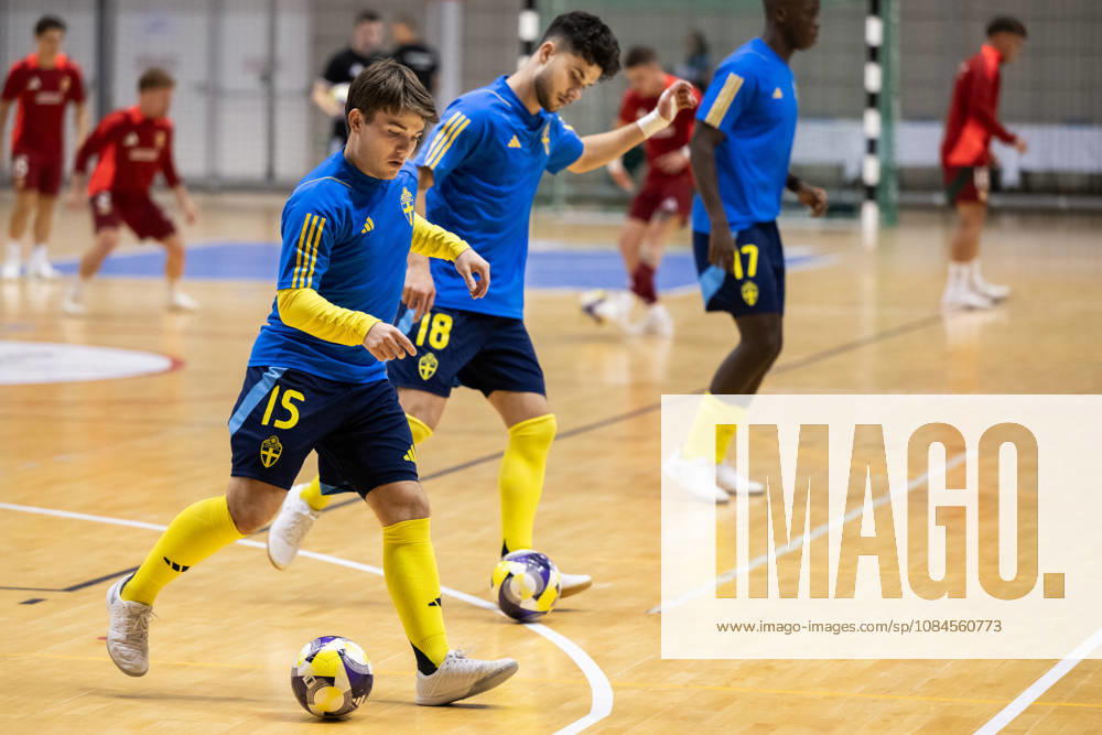Gustav Rydberg and Enes Poyraz of Sweden ahead of the FIFA Futsal World Cup qualifier match between Hungary and Sweden on October 15, 2026 in Nyiregyhaza. Photo: Bildbyran EXT BILDBYRÅN COP 18 XY0131 futsal landslaget hungary sverige national team, Nationalteam sweden bbeng vm-kval world cup qualifier ungern