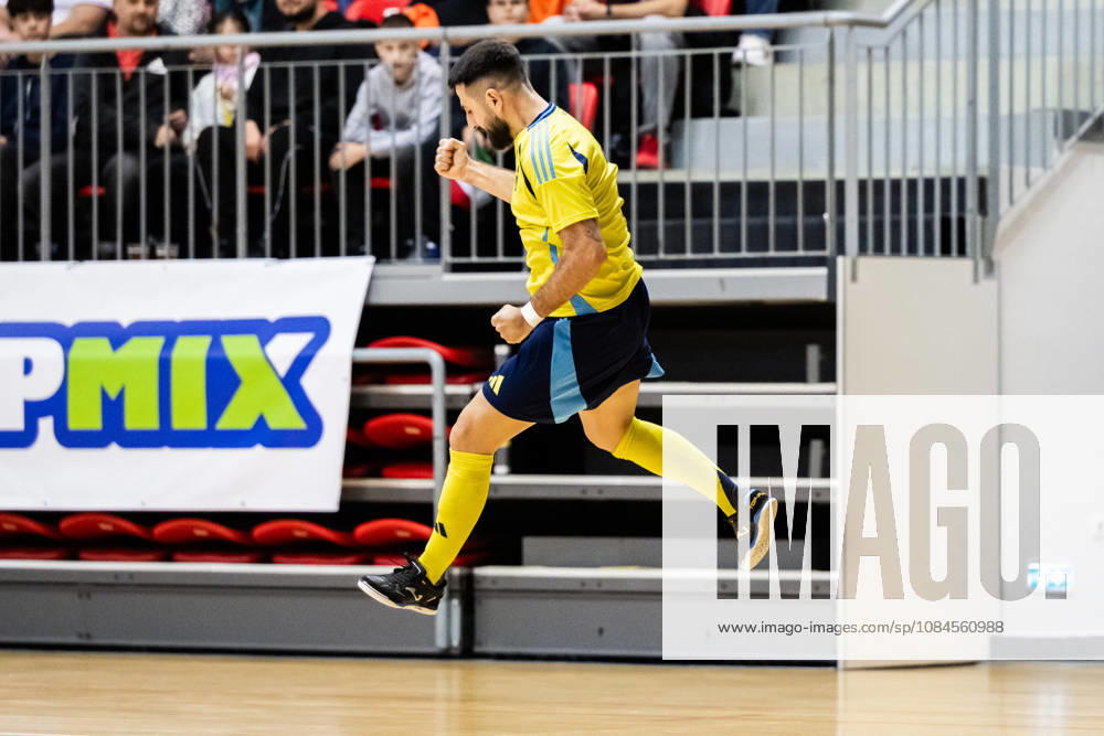 Fehim Smajlovic of Sweden celebrates during the FIFA Futsal World Cup qualifier match between Hungary and Sweden on October 15, 2026 in Nyiregyhaza. Photo: Bildbyran EXT BILDBYRÅN COP 18 XYA131 futsal landslaget hungary sverige national team, Nationalteam sweden bbeng vm-kval world cup qualifier ungern celebration jubel