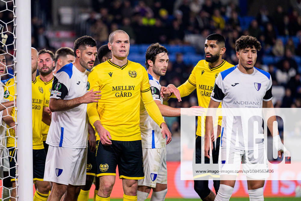 Alexis Sánchez of Inter Club d Escaldes and Jacob Bergström of Mjällby during the UEFA Conference League football match between Mjällby and Inter Club d Escaldes on October 15, 2026 in Helsingborg. Photo: Christoffer Borg Mattisson BILDBYRÅN COP 261 CB0562 fotboll football soccer fotball uefa conference league conference league mjällby in bbeng fotboll football soccer fotball uefa conference league conference league mjällby in bbeng