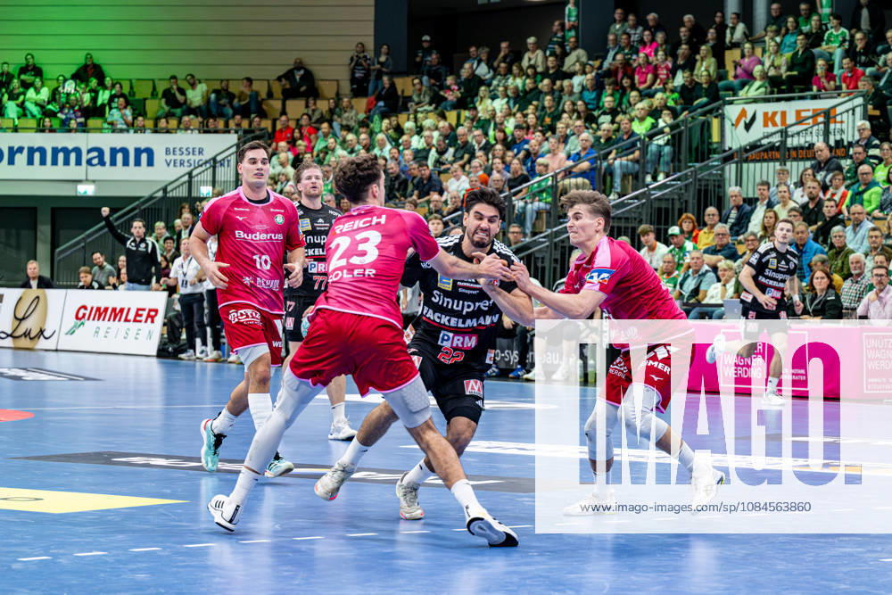 OPEL Handball Bundesliga; HSG Wetzlar - HC Erlangen, 15.10.26 Eloy Morante Maldonado (HC Erlangen, 22), Marti Soler (HSG Wetzlar, 23), Paul Kompenhans (HSG Wetzlar, 34), Josip Simic (HSG Wetzlar, 10), Maciej Gebala (HC Erlangen, 77) OPEL Handball Bundesliga; HSG Wetzlar - HC Erlangen: Wetzlar, 15.10.26