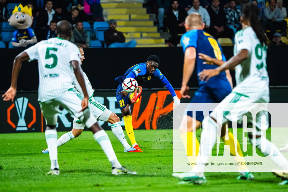 Yaya Dukuly of Celje (C) in action during the UEFA Europa League match between Celje (Slovenia) and Omonia (Cyprus) at Stadion Celje, Celje on October 15, 2026 in Celje, Slovenia. (Photo by Andraz Corel Sports Press Photo).