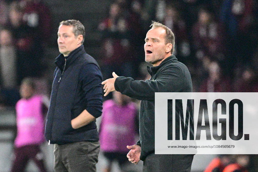 Football European League, 2nd round match Sparta Praha vs Lillestrom SK in Prague, Czech Republic, October 15, 2026. From right Hans Erik Odegaard coach of Lillestrom, Brian Priske coach of Sparta. (CTKxPhoto MichalxKamaryt) CTKPhotoP2026101507968 CTKPhotoP2026101507968