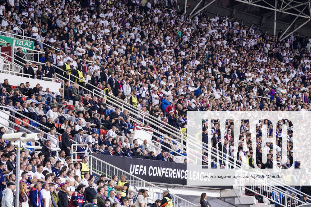 Fussball: Kroatien: UEFA Conference League 2026 2027 - 1. Runde, 15.10.2026 - HNK Hajduk Split vs. AFC Ajax Amsterdam - Stadion Poljud (Split, Kroatien); Zapad Tribüne, Zuschauer, Hajduk Split Fans