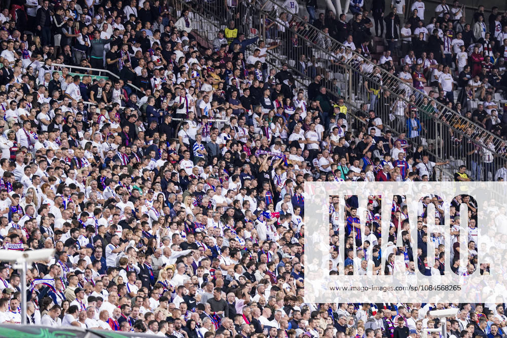 Fussball: Kroatien: UEFA Conference League 2026 2027 - 1. Runde, 15.10.2026 - HNK Hajduk Split vs. AFC Ajax Amsterdam - Stadion Poljud (Split, Kroatien); Zapad Tribüne, Zuschauer, Hajduk Split Fans