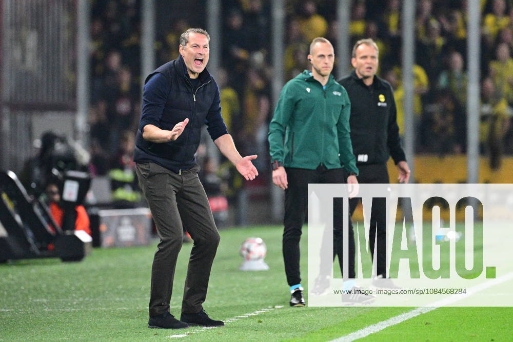 Football European League, 2nd round match Sparta Praha vs Lillestrom SK in Prague, Czech Republic, October 15, 2026. From left coach of Sparta Brian Priske in action. (CTKxPhoto MichalxKamaryt) CTKPhotoP2026101508438 CTKPhotoP2026101508438