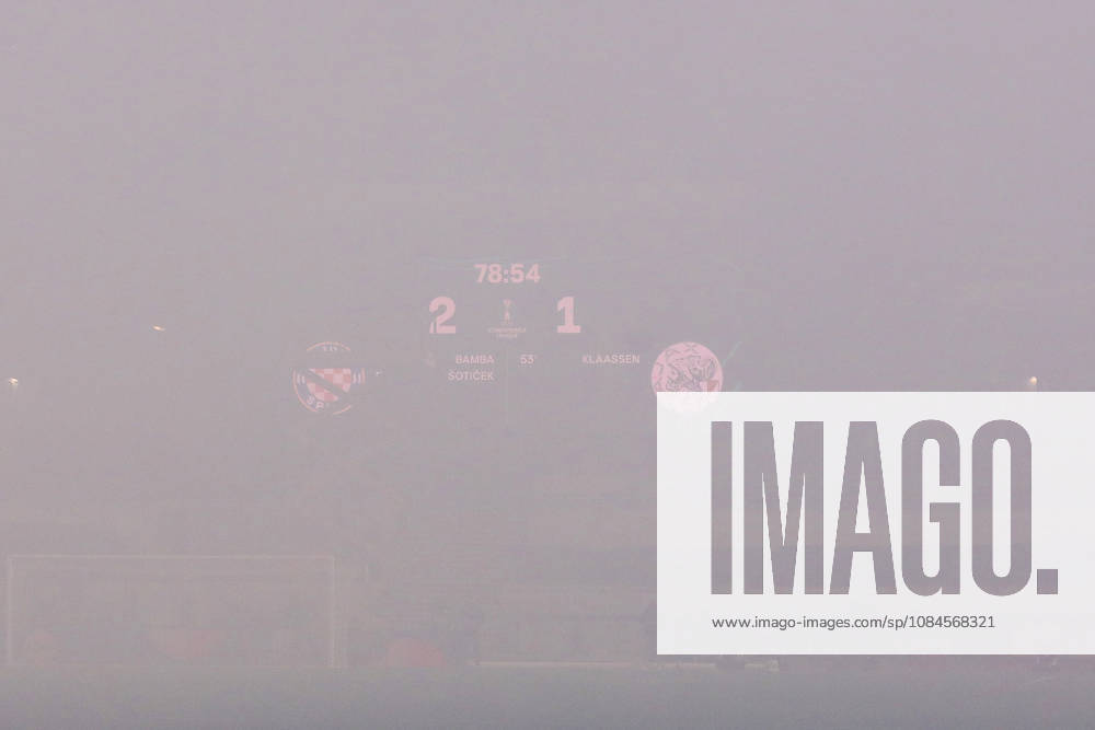 UEFA Conference League HNK Hajduk Split v AFC Ajax Play is briefly stopped to remove a flare from the field of play during the UEFA Conference League 2026 27 League Phase MD1 match between HNK Hajduk Split and AFC Ajax at Stadion Poljud on October 15, 2026 in Split, Croatia. IvoxCagalj PIXSELL