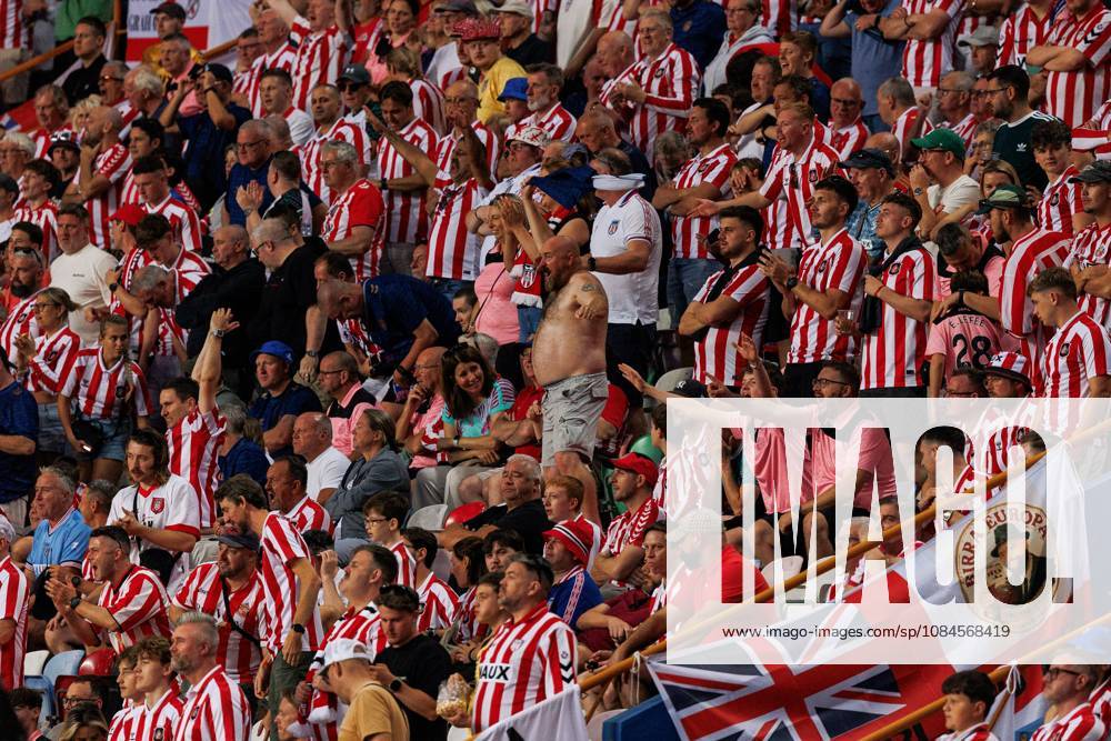 Sunderland fans celebrate after Sunderland score Torreense v Sunderland, UEFA Europa League, Football, Estadio Dr. Magalhaes Pessoa, Leiria, Portugal - 15 Oct 2026Leiria Estadio Dr. Magalhaes Pessoa Portugal