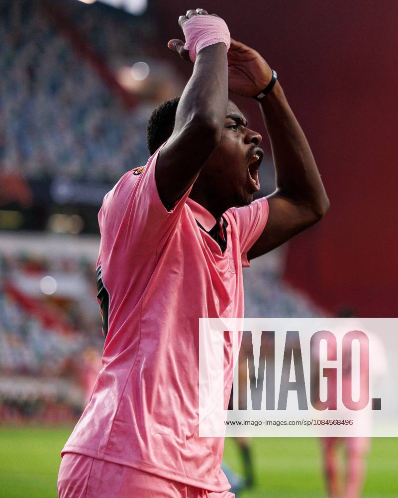 Noah Sadiki of Sunderland pumps up the Sunderland fans Torreense v Sunderland, UEFA Europa League, Football, Estadio Dr. Magalhaes Pessoa, Leiria, Portugal - 15 Oct 2026Leiria Estadio Dr. Magalhaes Pessoa Portugal