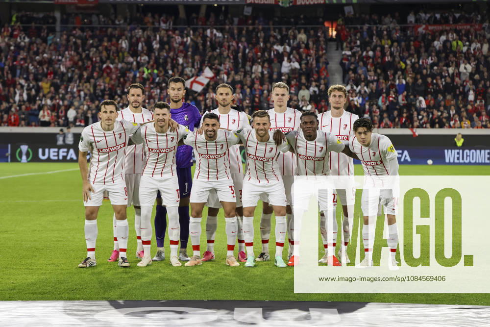 Mannschaftsfoto, Totale, Teamfoto SC Freiburg , Deutschland, Fussball, UEFA Conference League, 1. Spieltag, 2026 2027, SC Freiburg vs. FK Jablonec, 15.10.2026, Freiburg im Breisgau Stadion am Wolfswinkel Deutschland