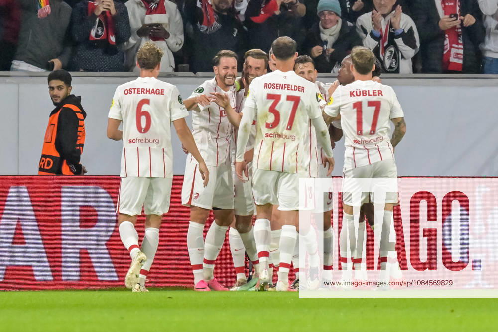 Jubel zum Tor zum 1:0 durch Vincenzo Grifo (SC Freiburg, 32) GER, SC Freiburg vs JK Jablonec, Fussball, Uefa Conference League, 1. Spieltag, Saison 2026 2027, 15.10.2026 GER, SC Freiburg vs JK Jablonec, Fussball, Uefa Conference League, 1. Spieltag, Saison 2026 2027, 15.10.2026 Freiburg