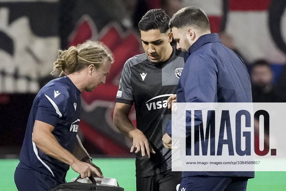 ENSCHEDE - Furkan Dursun of FC Thun injured on the sidelines during the Conference League match between FC Twente and FC Thun at De Grolsch Veste stadium on October 15, 2026 in Enschede, the Netherlands. TOBIAS KLEUVER ANP ANPxSportx IVx 572551694 originalFilename: 572551694