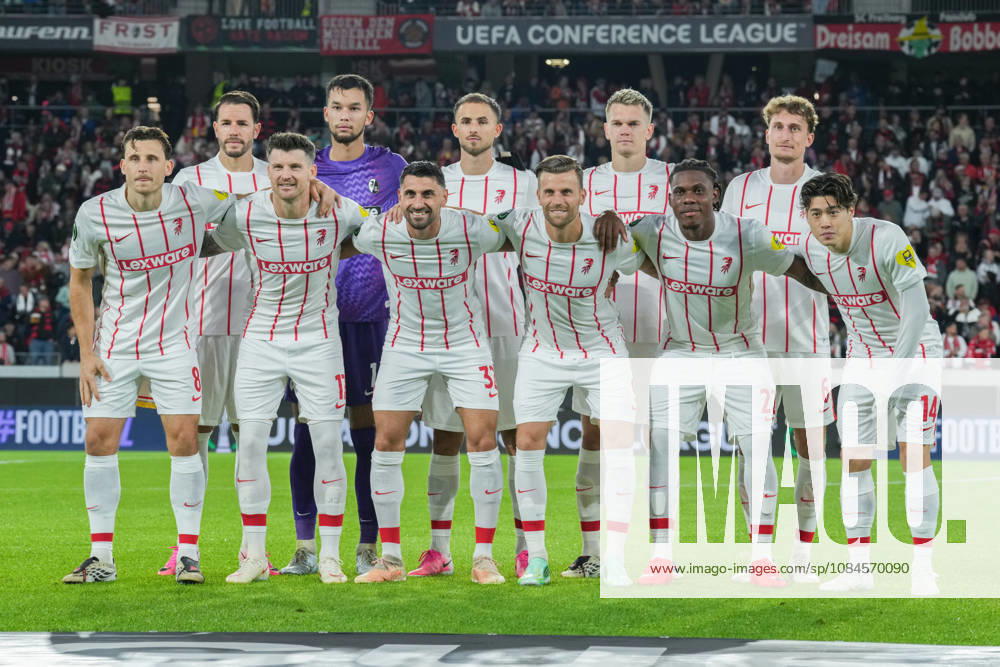 UEFA Conference-League: SC Freiburg vs FK Jablonec, 15.10.2026 Mannschaftsbild des SC Freiburg v.h.l: Christian Günter (SC Freiburg, 30), Mio Backhaus (SC Freiburg, ), Max Rosenfelder (SC Freiburg, 37), Matthias Ginter (SC Freiburg, 28),Patrick Osterhage (SC Freiburg, 6), V.v.l.: Maximilian Eggestein (SC Freiburg, 8), Lukas Kübler (SC Freiburg, 17), Vincenzo Grifo (SC Freiburg, 32), Lucas Höler (SC Freiburg, 9), Cyriaque Irie (SC Freiburg, 22) und Yuito Suzuki (SC Freiburg, 14) UEFA Conference-League: SC Freiburg vs FK Jablonec, Europa-Park-Stadion
