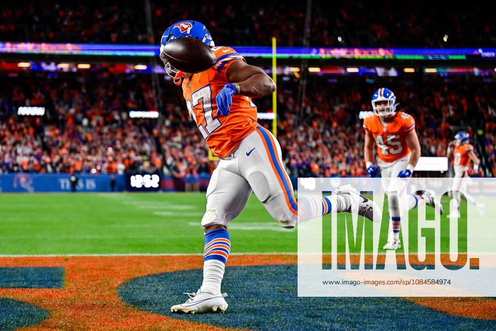 DENVER, CO - OCTOBER 15: Denver Broncos running back J.K. Dobbins (27) celebrates after scoring a second quarter touchdown on a carry during a game between the Seattle Seahawks and the Denver Broncos at Empower Field at Mile High on October 15, 2026 in Denver, Colorado. (Photo by Dustin Bradford Icon Sportswire) NFL, American Football Herren, USA OCT 15 Seahawks at Broncos Icon132261015038