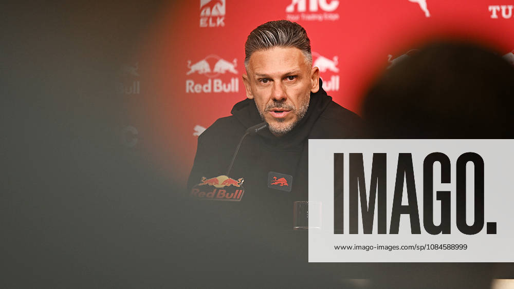Fußball-Bundesliga Saison 2026 2027, 6. Spieltag, PK RB Leipzig vor Bayern München vs. RB Leipzig (16.10.2026). Martin Demichelis (Trainer RB Leipzig) bei der Pressekonferenz von RB Leipzig vor dem Bundesliga-Spiel bei Bayern München (16.10.2026). Leipzig Sachsen Deutschland Red-Bull-Trainingsgelände am Cottaweg