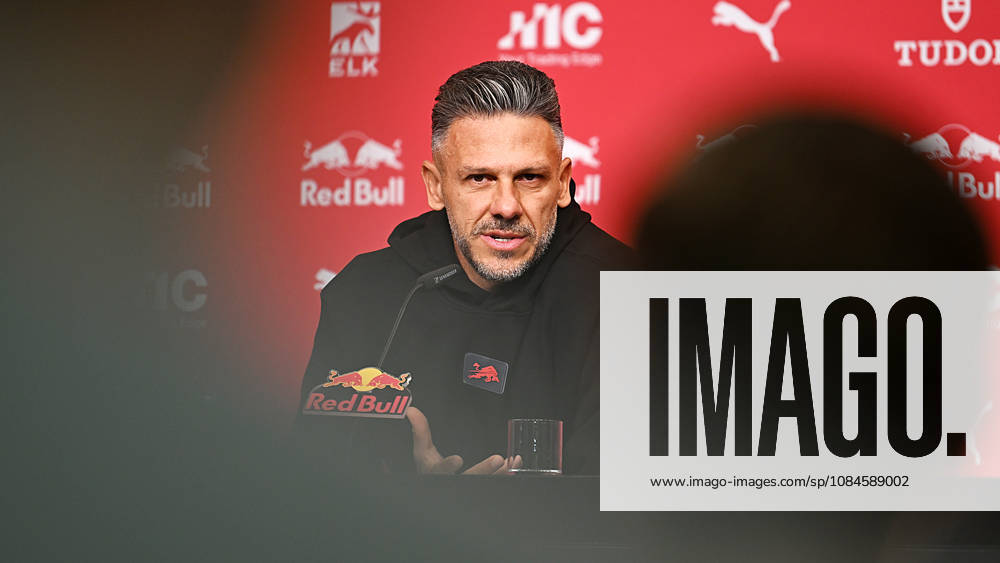 Fußball-Bundesliga Saison 2026 2027, 6. Spieltag, PK RB Leipzig vor Bayern München vs. RB Leipzig (16.10.2026). Martin Demichelis (Trainer RB Leipzig) bei der Pressekonferenz von RB Leipzig vor dem Bundesliga-Spiel bei Bayern München (16.10.2026). Leipzig Sachsen Deutschland Red-Bull-Trainingsgelände am Cottaweg