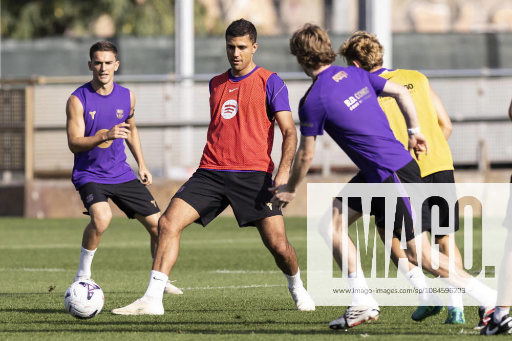 Rodri during the training day of FC Barcelona, Barca ahead the Spanish League, Laliga EA Sports, football match against Real Betis at Ciudad Esportiva Joan Gamper on October 16, 2026 in Sant Joan Despi, Barcelona, Spain. FC Barcelona Training And press conference, PK, Pressekonferenz - LaLiga EA Sports - ZUMAa181 20261016_zaa_a181_038