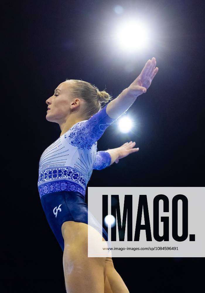 ROTTERDAM - Sanne Wevers during podium training at the World Gymnastics Championships in Ahoy Rotterdam. IRIS VAN DEN BROEK ANP ANPxSportx IVx 572627196 originalFilename: 572627196