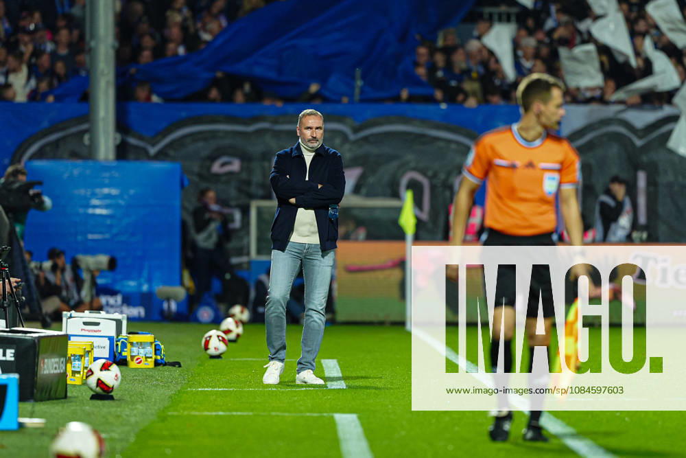 Tim Walter (Holstein Kiel, Trainer) GER, Holstein Kiel vs. Hertha BSC, Fußball, 2. Bundesliga, Spieltag 08, Saison 2026 2027, 16.10.2026 DFL REGULATIONS PROHIBIT ANY USE OF PHOTOGRAPHS AS IMAGE SEQUENCES AND OR QUASI-VIDEO GER, Holstein Kiel vs. Hertha BSC, Fußball, 2. Bundesliga, Spieltag 08, Saison 2026 2027, 16.10.2026 Kiel