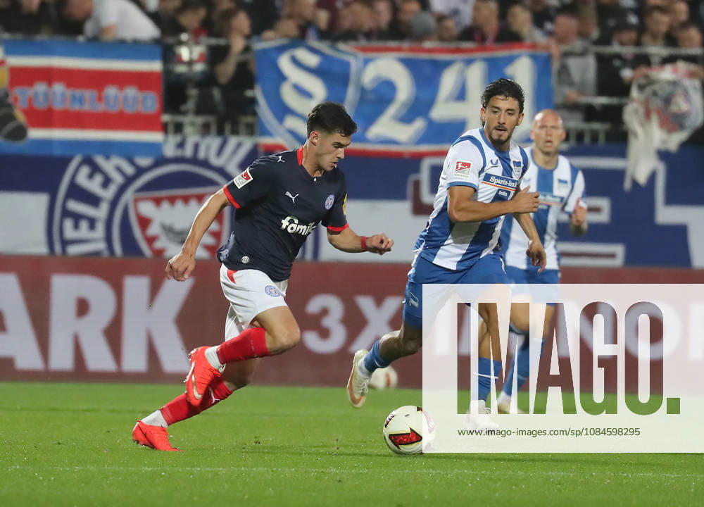 Guillermo Balzi (Holstein Kiel), Kevin Sessa (Hertha BSC Berlin) Fussball, Herren, Saison 2026 2027, 2.BL, Holstein Stadion, Holstein Kiel gegen Hertha BSC Berlin DFL REGULATIONS PROHIBIT ANY USE OF PHOTOGRAPHS AS IMAGE SEQUENCES AND OR QUASI-VIDEO.