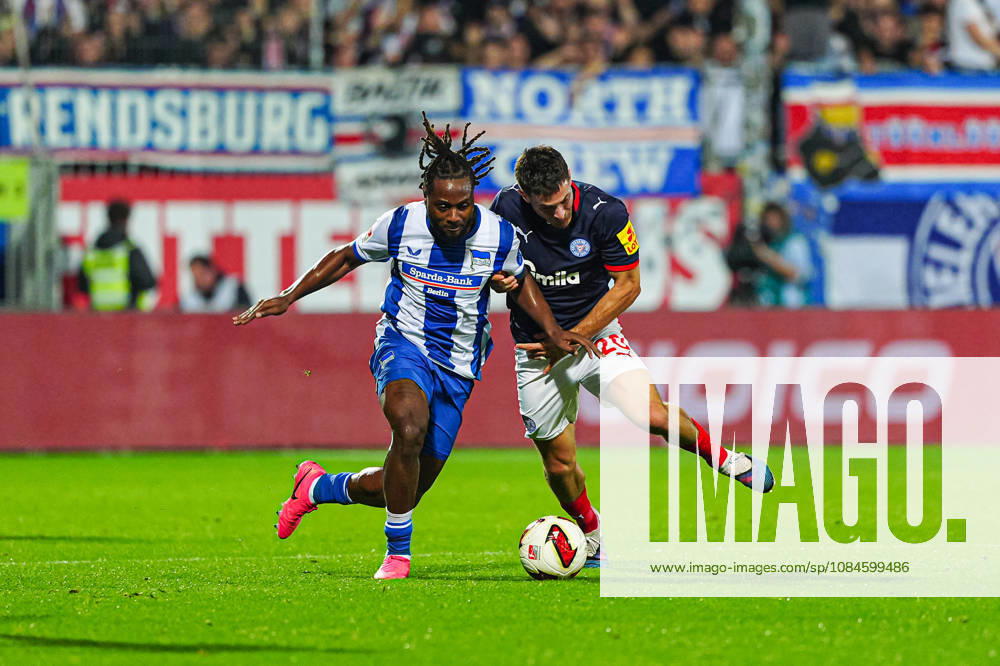 Deyovaisio Zeefuik (Hertha BSC, 42), Adrian Kapralik (Holstein Kiel, 20) GER, Holstein Kiel vs. Hertha BSC, Fußball, 2. Bundesliga, Spieltag 08, Saison 2026 2027, 16.10.2026 DFL REGULATIONS PROHIBIT ANY USE OF PHOTOGRAPHS AS IMAGE SEQUENCES AND OR QUASI-VIDEO GER, Holstein Kiel vs. Hertha BSC, Fußball, 2. Bundesliga, Spieltag 08, Saison 2026 2027, 16.10.2026 Kiel