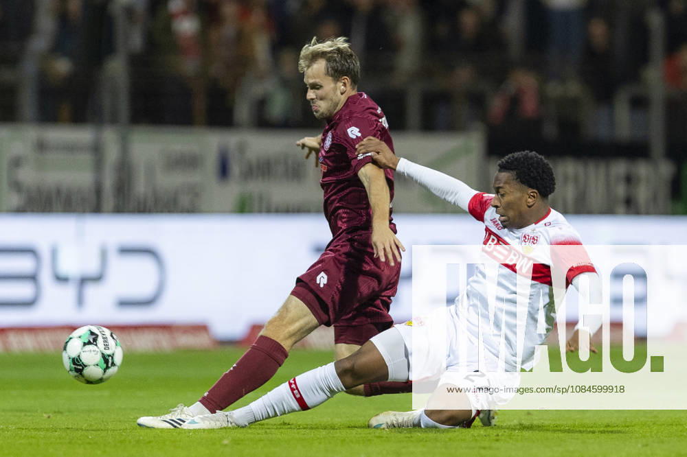 3. Liga, Fortuna Köln - VfB Stuttgart U21, U 21 16.10.2026 Georg Strauch (Fortuna Köln, 11), Jarzinho Ataide Malanga (VfB Stuttgart U21, 27). 3. Liga, Fortuna Köln - VfB Stuttgart U21, 10. Spieltag, am 16.10.2026, Südstadion, Köln. DFB regulations prohibit any use of photographs as image sequences and or quasi-video