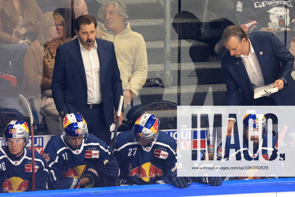 DEU, GER, Eishockey, 9.Spieltag, Saison 2026 27, Berlin, Eisbaeren Berlin vs. RB Muenchen Trainer OLIVER DAVID ( RedBull Muenchen ), RedBull Muenchen-Spielerbank nordphoto GmbH Engler Berlin Uber-Arena Berlin Deutschland