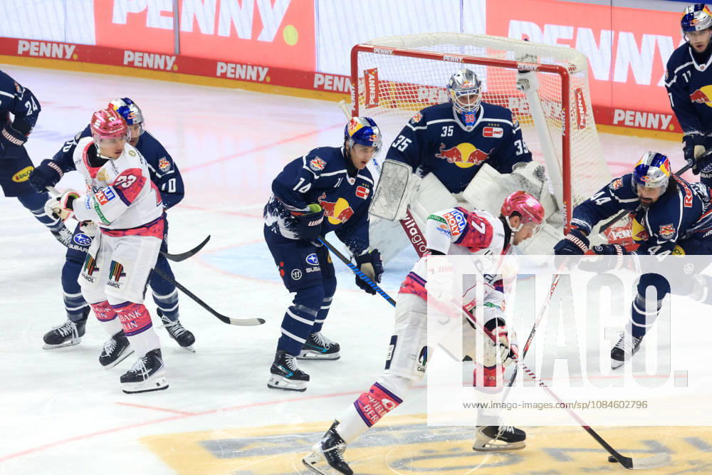 DEU, GER, Eishockey, 9.Spieltag, Saison 2026 27, Berlin, Eisbaeren Berlin vs. RB Muenchen Eric Hoerdler ( Eisbaeren Berlin 77 ), Rihards Griva ( Eisbaeren Berlin 23 ), Mathias Niederberger ( RedBull Muenchen 35 ), Luis Becker ( RedBull Muenchen 14 ), Trevor Carrick ( RedBull Muenchen 44 ) nordphoto GmbH Engler Berlin Uber-Arena Berlin Deutschland