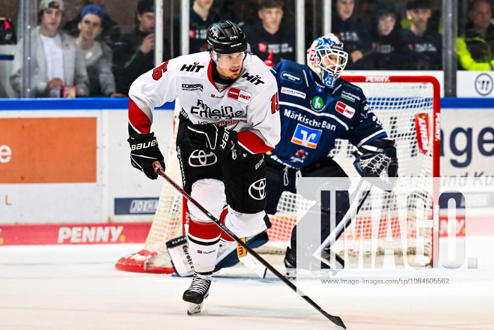 Louis-Marc Aubry (Kölner Haie, 15) Hendrik Hane (Iserlohn Roosters, 32), GER, Iserlohn Roosters vs. Koeler Haie, Eishockey, Penny-DEL, 9. Spieltag, Spielzeit 2026 2027, 16.10.2026, GER, Iserlohn Roosters vs. Koeler Haie, Eishockey, Penny-DEL, 9. Spieltag, Spielzeit 2026 2027, 16.10.2026 Iserlohn