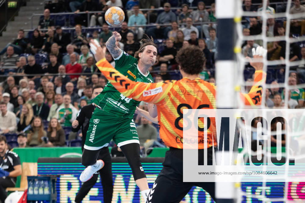 Handball, HBL2: SC DHfK Leipzig - ASV Hamm-Westfalen; 16.10.2026 Dean Bombac (44, SC DHfK Leipzig) wirft gegen Torwart Marcos Vinicios Colodeti (86, ASV Hamm-Westfalen). Handball, 2. Bundesliga, Saison 2026 2027, 8. Spieltag: SC DHfK Leipzig vs. ASV Hamm-Westfalen am 16.10.2026 in der Quarterback Immobilien Arena Leipzig.