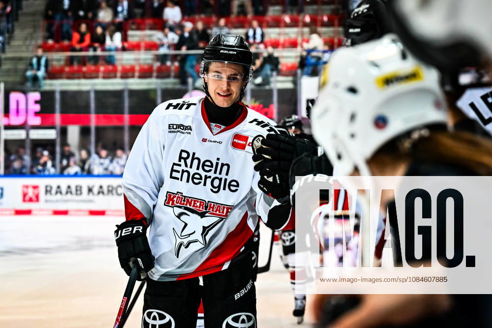 Torjubel, Jubel, Freude bei Torschütze Jan Luca Sennhenn (Kölner Haie, 17), GER, Iserlohn Roosters vs. Koeler Haie, Eishockey, Penny-DEL, 9. Spieltag, Spielzeit 2026 2027, 16.10.2026, GER, Iserlohn Roosters vs. Koeler Haie, Eishockey, Penny-DEL, 9. Spieltag, Spielzeit 2026 2027, 16.10.2026 Iserlohn