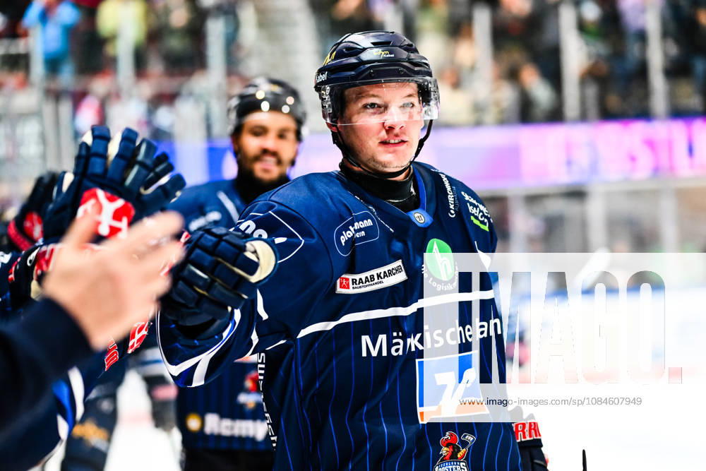 Torjubel, Jubel, Freude bei Torschütze Julian Napravnik (Iserlohn Roosters, 75), GER, Iserlohn Roosters vs. Koeler Haie, Eishockey, Penny-DEL, 9. Spieltag, Spielzeit 2026 2027, 16.10.2026, GER, Iserlohn Roosters vs. Koeler Haie, Eishockey, Penny-DEL, 9. Spieltag, Spielzeit 2026 2027, 16.10.2026 Iserlohn