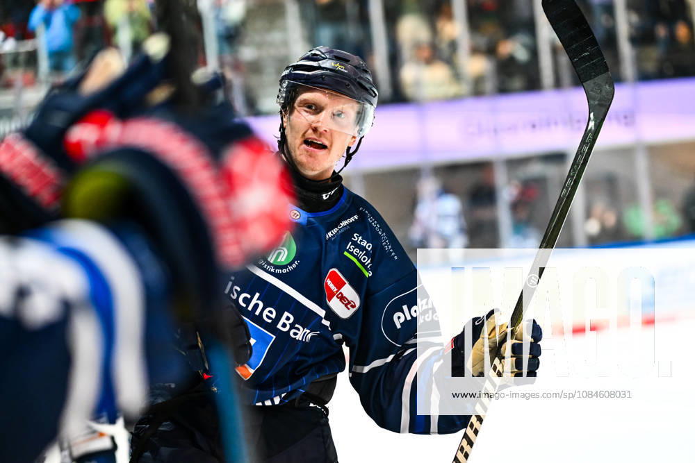 Torjubel, Jubel, Freude bei Torschütze Emil Johansson (Iserlohn Roosters, 57), GER, Iserlohn Roosters vs. Koeler Haie, Eishockey, Penny-DEL, 9. Spieltag, Spielzeit 2026 2027, 16.10.2026, GER, Iserlohn Roosters vs. Koeler Haie, Eishockey, Penny-DEL, 9. Spieltag, Spielzeit 2026 2027, 16.10.2026 Iserlohn