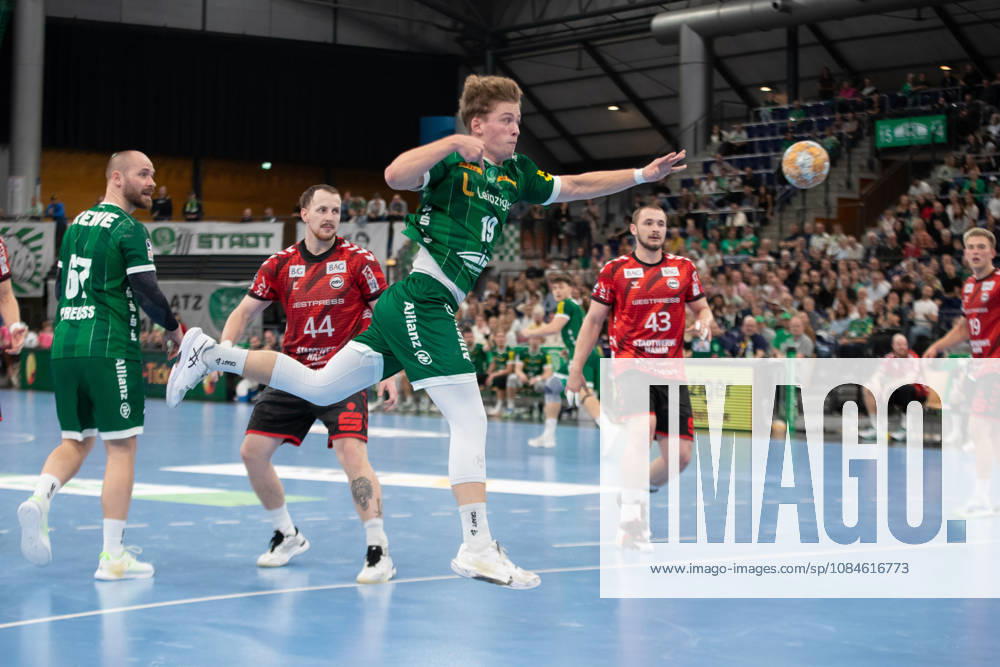 Handball, HBL2: SC DHfK Leipzig - ASV Hamm-Westfalen; 16.10.2026 Finn Schroven (19, SC DHfK Leipzig) wirft. Handball, 2. Bundesliga, Saison 2026 2027, 8. Spieltag: SC DHfK Leipzig vs. ASV Hamm-Westfalen am 16.10.2026 in der Quarterback Immobilien Arena Leipzig.