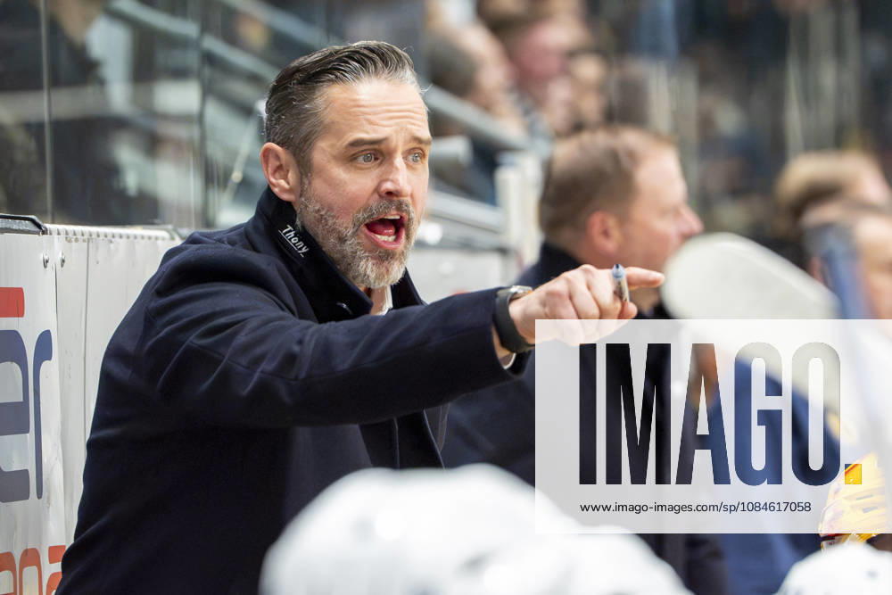 headcoach Josh Holden of Davos during the game between HC Lugano v HC Davos at the Corner Arena on October 16, 2026 in Lugano, Switzerland. Lugano Ticino Switzerland