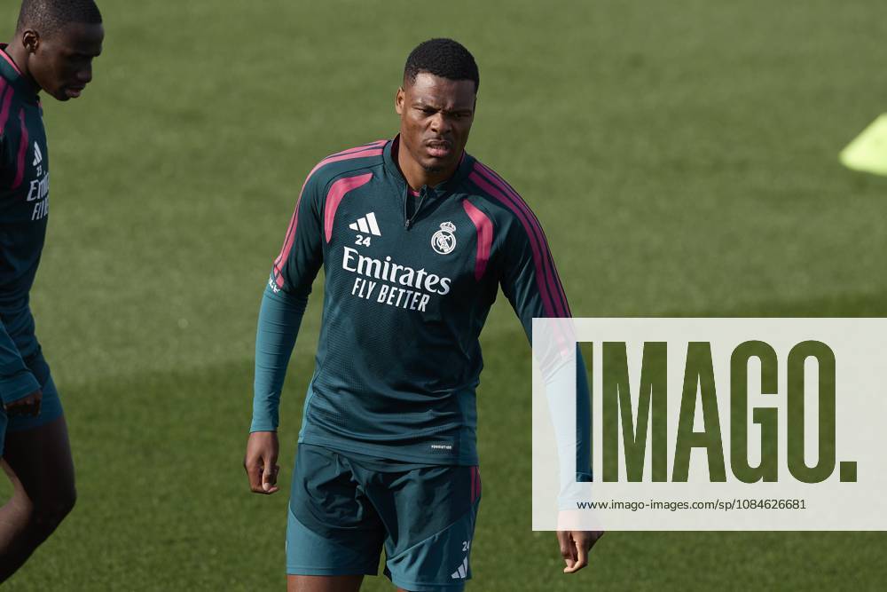 Denzel Dumfries (Real Madrid CF) is seen in action during a training session on the eve of the LaLiga EA SPORTS 2026 2027 match between Real Madrid CF and Sevilla FC..Real Madrid CF is holding its final training session and press conference, PK, Pressekonferenz ahead of its ninth LaLiga game. Madrid Spain - ZUMAs197 20261017_aaa_s197_027