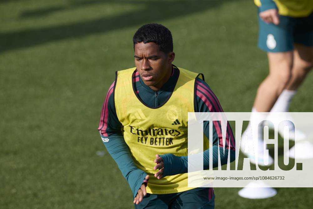 Endrick (Real Madrid CF) is seen in action during a training session on the eve of the LaLiga EA SPORTS 2026 2027 match between Real Madrid CF and Sevilla FC..Real Madrid CF is holding its final training session and press conference, PK, Pressekonferenz ahead of its ninth LaLiga game. Madrid Spain - ZUMAs197 20261017_aaa_s197_032