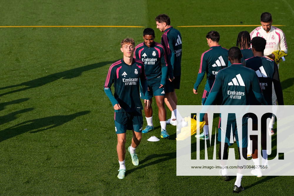 Dean Huijsen during the training day of Real Madrid ahead the Spanish League, LaLiga EA Sports, football match against Sevilla FC at Ciudad Deportiva Real Madrid on October 17, 2026, in Valdebebas, Madrid, Spain. Real Madrid Training And press conference, PK, Pressekonferenz - LaLiga Ea Sports - ZUMAa181 20261017_zaa_a181_070
