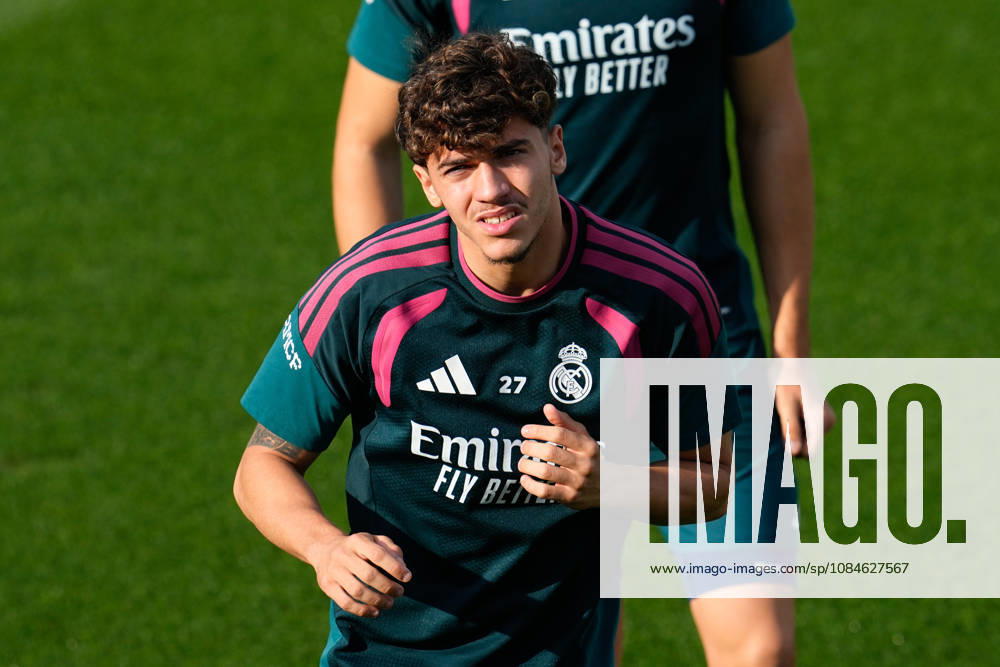 Thiago Pitarch Pinar during the training day of Real Madrid ahead the Spanish League, LaLiga EA Sports, football match against Sevilla FC at Ciudad Deportiva Real Madrid on October 17, 2026, in Valdebebas, Madrid, Spain. Real Madrid Training And press conference, PK, Pressekonferenz - LaLiga Ea Sports - ZUMAa181 20261017_zaa_a181_072
