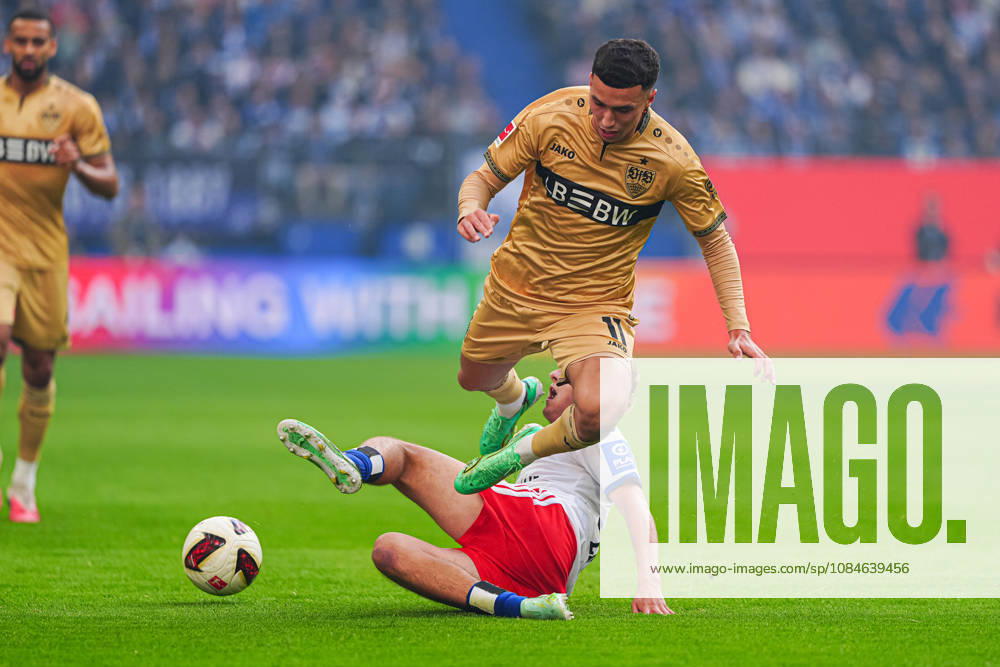 Bilal El Khannouss (VfB Stuttgart, 11), Louis Lemke (Hamburger SV, 37) GER, Hamburger SV vs. VfB Stuttgart, Fußball, 1. Bundesliga, Spieltag 06, Saison 2026 2027, 17.10.2026 DFL REGULATIONS PROHIBIT ANY USE OF PHOTOGRAPHS AS IMAGE SEQUENCES AND OR QUASI-VIDEO GER, Hamburger SV vs. VfB Stuttgart, Fußball, 1. Bundesliga, Spieltag 06, Saison 2026 2027, 17.10.2026 Hamburg