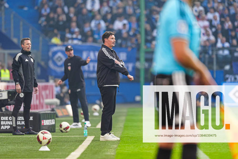 Merlin Polzin (Hamburger SV, Trainer) GER, Hamburger SV vs. VfB Stuttgart, Fußball, 1. Bundesliga, Spieltag 06, Saison 2026 2027, 17.10.2026 DFL REGULATIONS PROHIBIT ANY USE OF PHOTOGRAPHS AS IMAGE SEQUENCES AND OR QUASI-VIDEO GER, Hamburger SV vs. VfB Stuttgart, Fußball, 1. Bundesliga, Spieltag 06, Saison 2026 2027, 17.10.2026 Hamburg