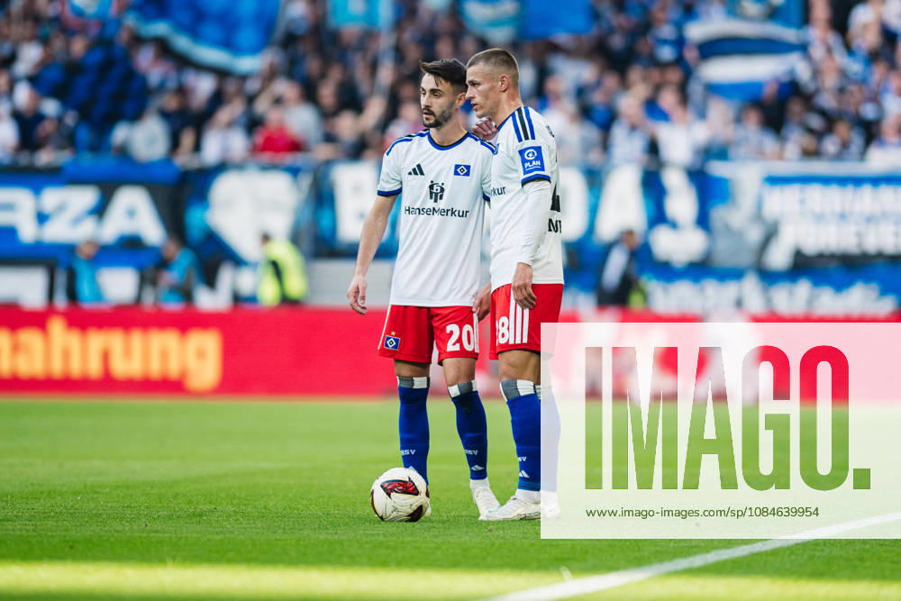 1. Bundesliga: Hamburger SV vs. VfB Stuttgart, 17.10.2026 Fabio Vieira (Hamburger SV, 20), Miro Muheim (Hamburger SV, 28); Fußball, 1. Bundesliga, 6. Spieltag: Hamburger SV vs. VfB Stuttgart am 17.10.2026 im Volksparkstadion, Hamburg DFL REGULATIONS PROHIBIT ANY USE OF PHOTOGRAPHS AS IMAGE SEQUENCES AND OR QUASI-VIDEO.