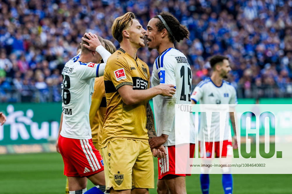 Deutschland: Fußball Bundesliga 2026 27, 6. Spieltag Hamburger SV (HSV) vs VfB Stuttgart Volkspark Stadion (Hamburg): Yussuf Poulsen (Hamburger SV, 15), Finn Jeltsch (VfB Stuttgart, 29)