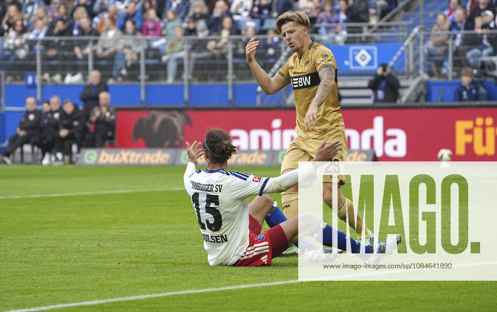 Foto : Yussuf POULSEN ( HSV ) gegen Finn JELTSCH ( Stuttgart ) Fussball Bundesliga , 6. Spieltag am Sa. 17.10.2026 Hamburger SV - VfB Stuttgart